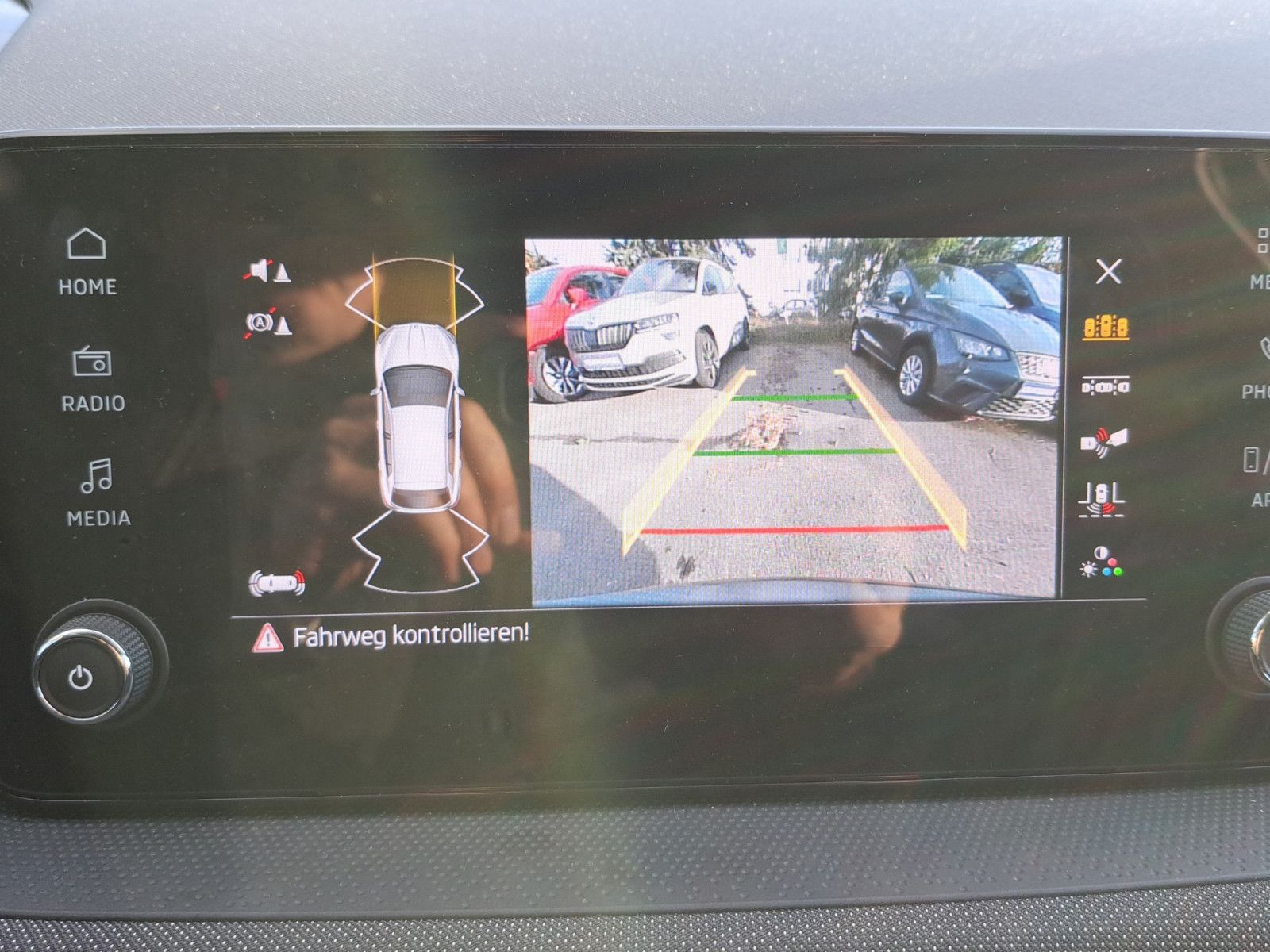 Fabia Drive 1.0 TSI DSG ACC SHZ PDC Kamera