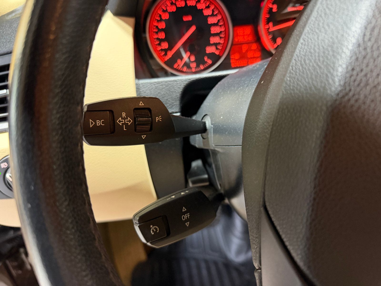 Fahrzeugabbildung BMW X1 20 i sDrive/NAVI/LEDER/XENON/KAMERA