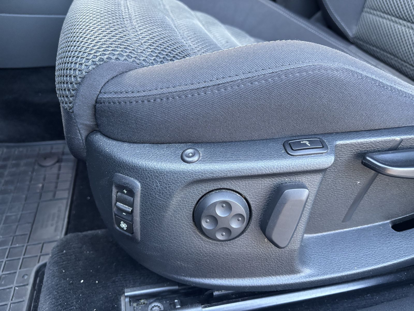 Fahrzeugabbildung Volkswagen CC 2.0 TDI DSG BMT-NAV-XENON-PANO-ACC-AHK-DCC-