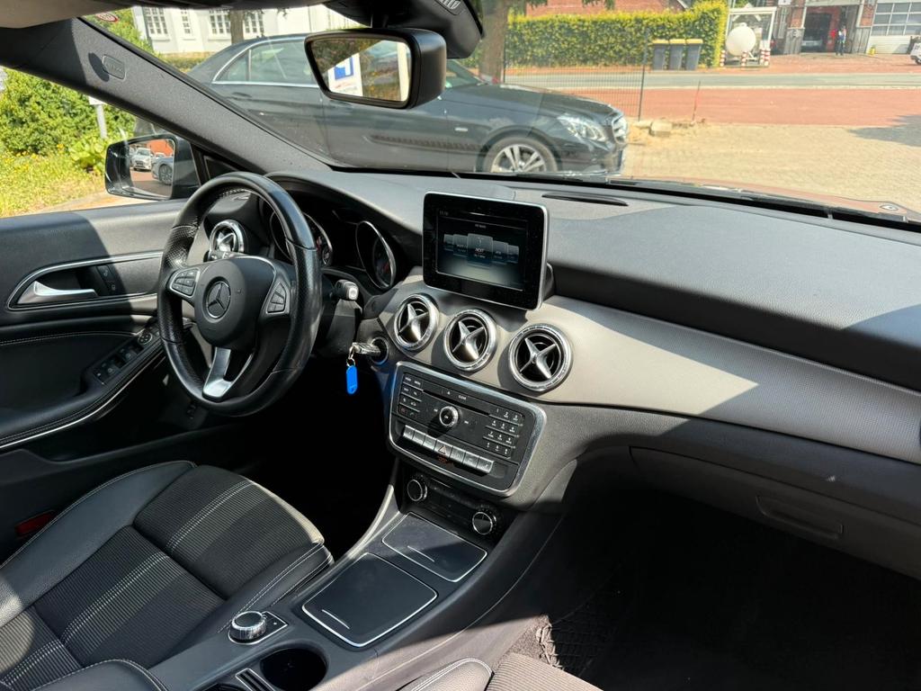 Mercedes-Benz CLA 220
