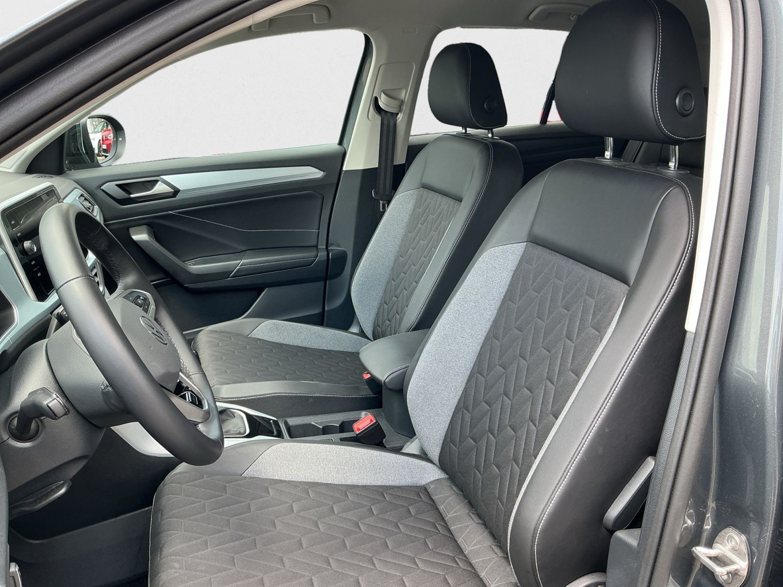 Volkswagen T-Roc - Bild 9