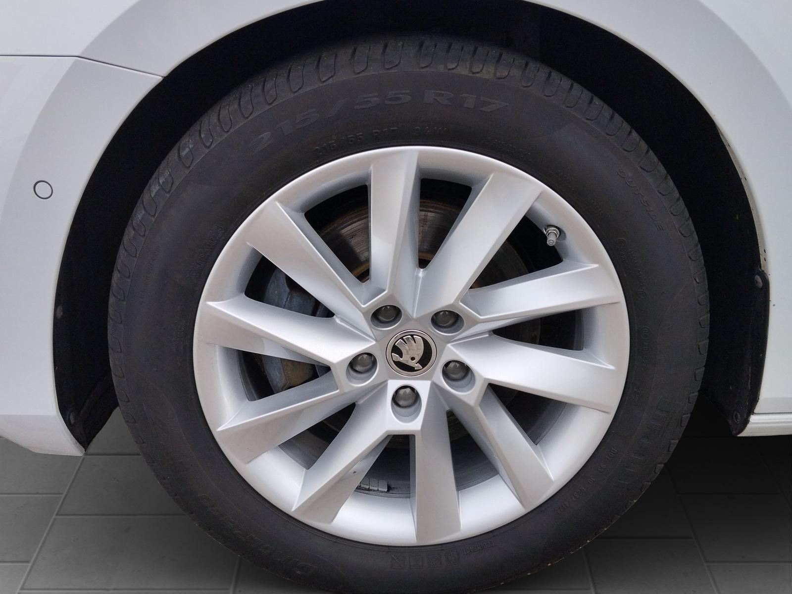 Skoda Superb Combi 2.0 TDI Style 4x4 DSG 360°*ACC*AHK