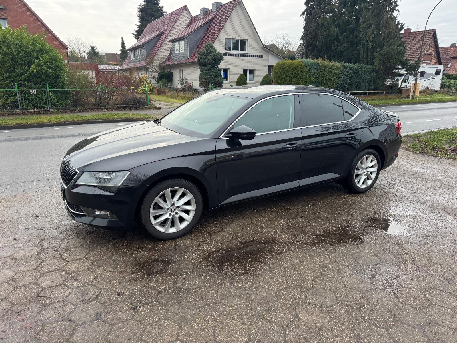 Skoda Superb 1.6 Lim. DSG Style *Bi-X+8xAlu+Canton*Top