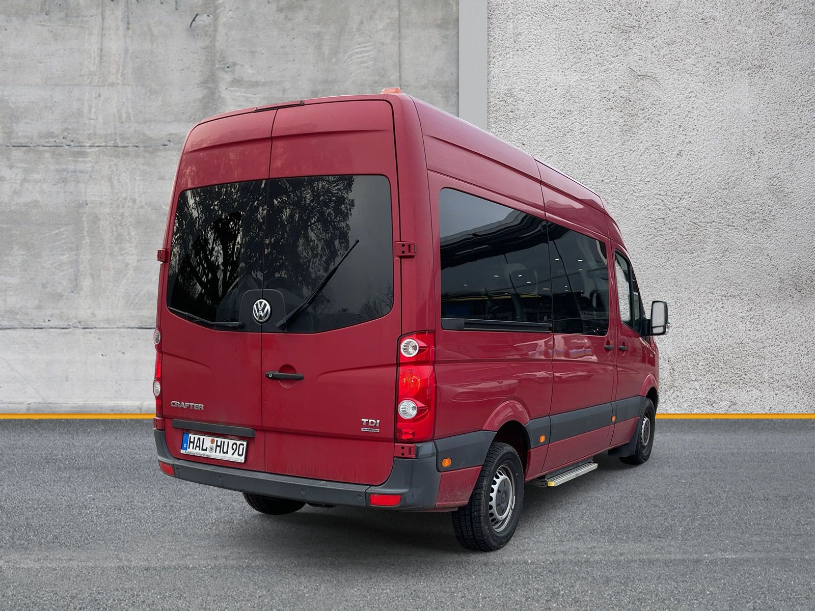 Fahrzeugabbildung Volkswagen Crafter 35 Kombi 2.0 TDI STANDHZG PDC KLIMA