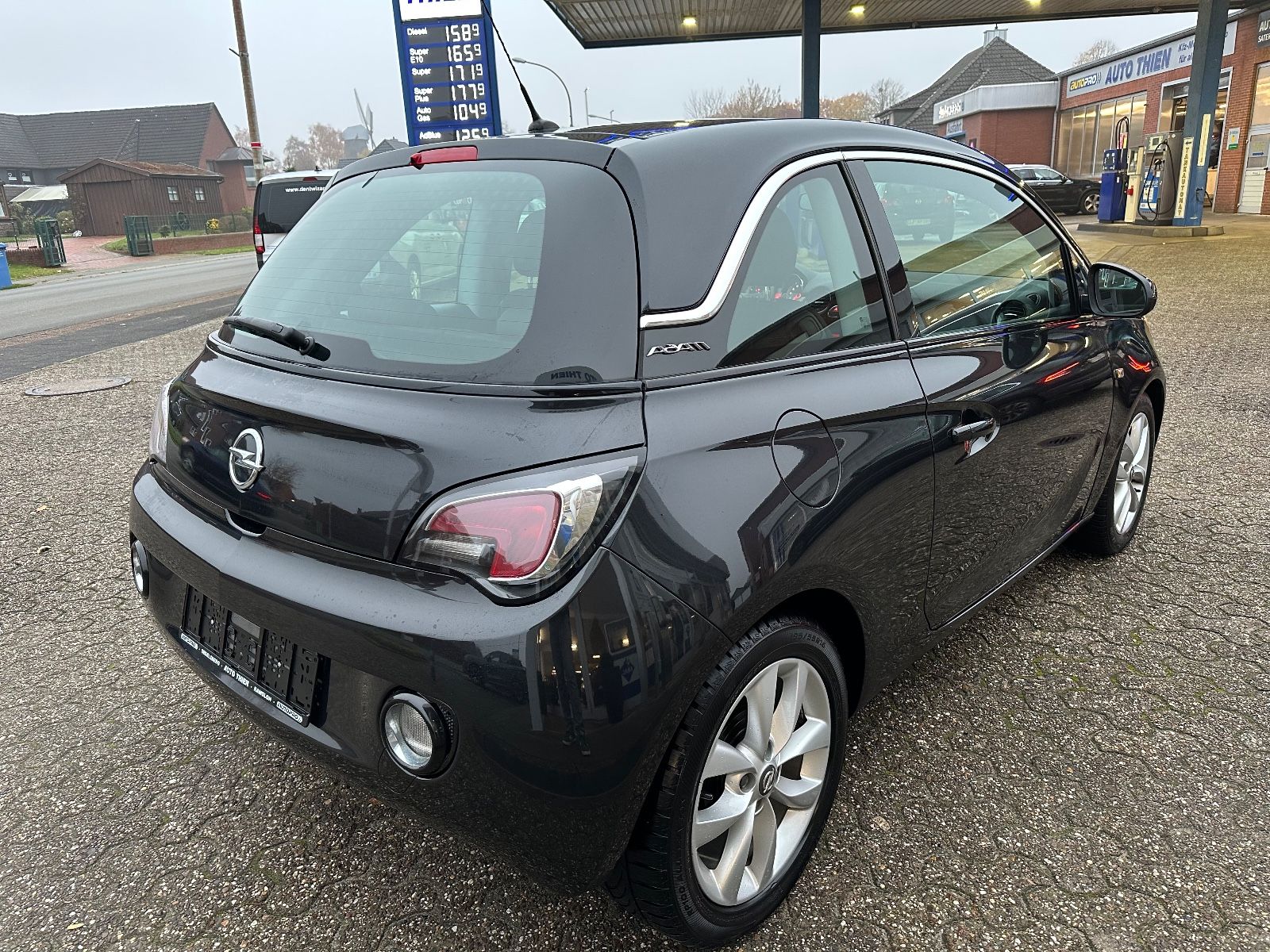 Fahrzeugabbildung Opel Adam 1.4 Jam SHZG/GRA/BT/GJR