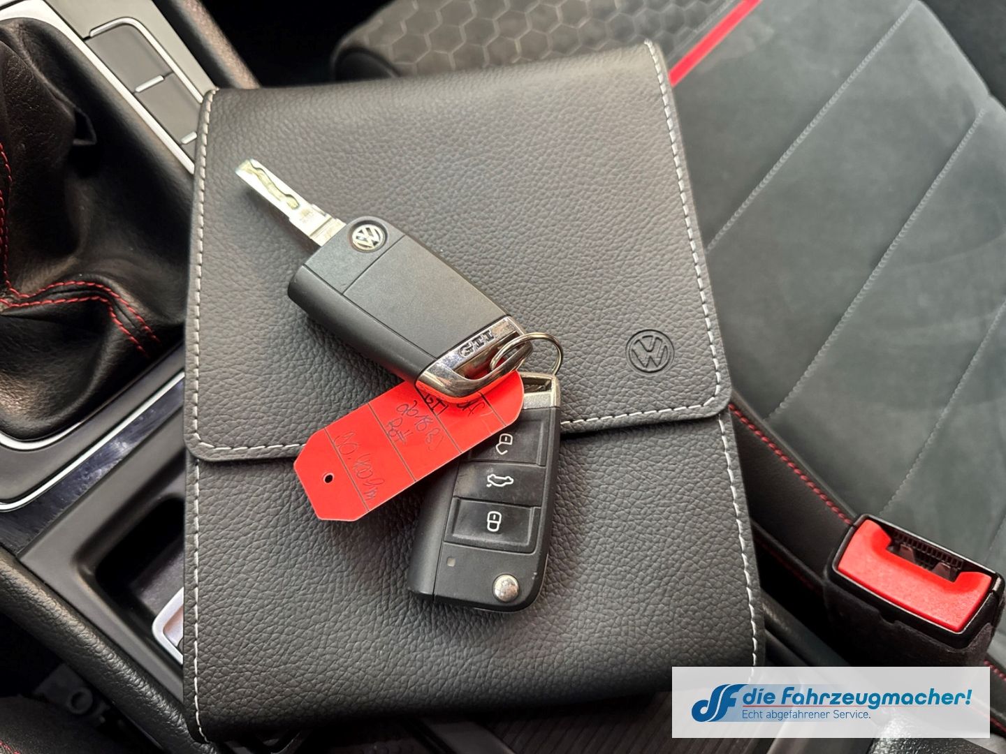 Fahrzeugabbildung Volkswagen Golf VII GTI BMT Start-Stopp Soundsystem Dynaudi