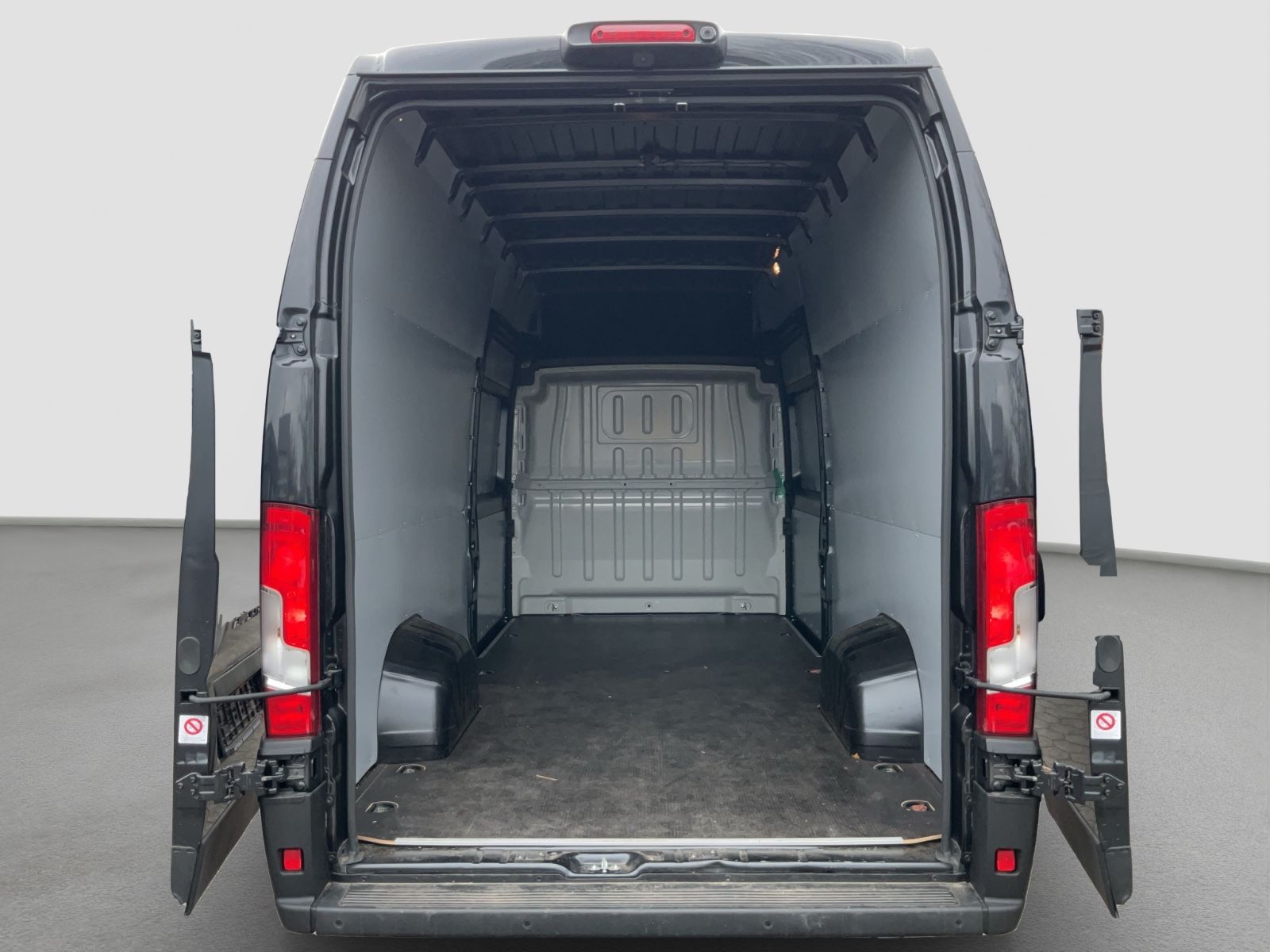 Fahrzeugabbildung Fiat Ducato Maxi L4H3 180 Mj Automatik 360°Navi