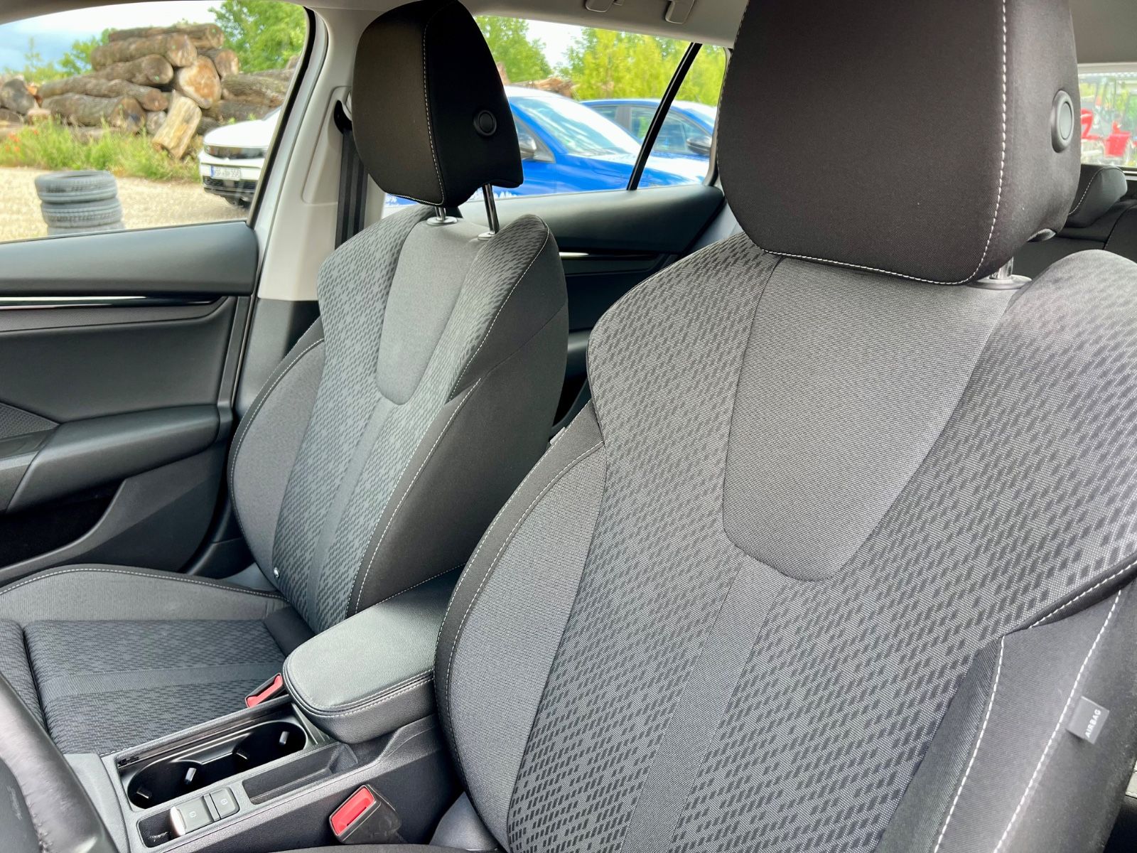 SKODA Octavia Combi Ambition AAC SHZ NAVI CARPLAY