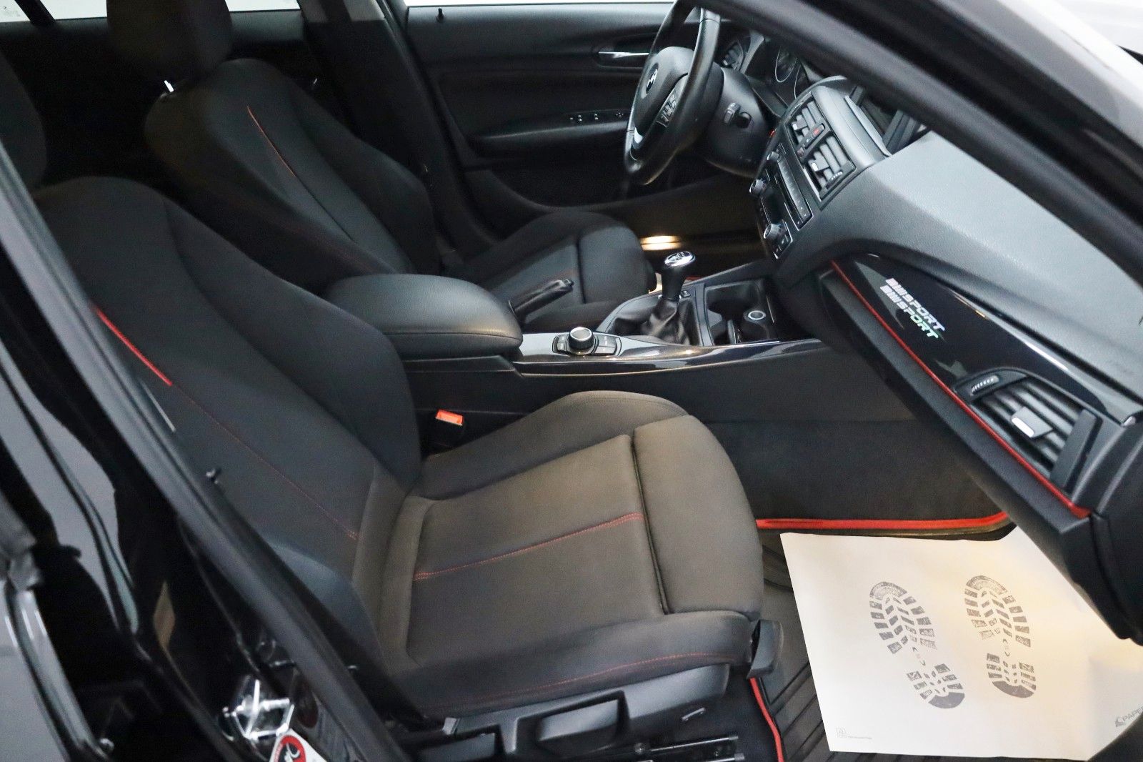 Fahrzeugabbildung BMW 118i Lim. 5-trg. Sport Line SH,PDC,SR+WR