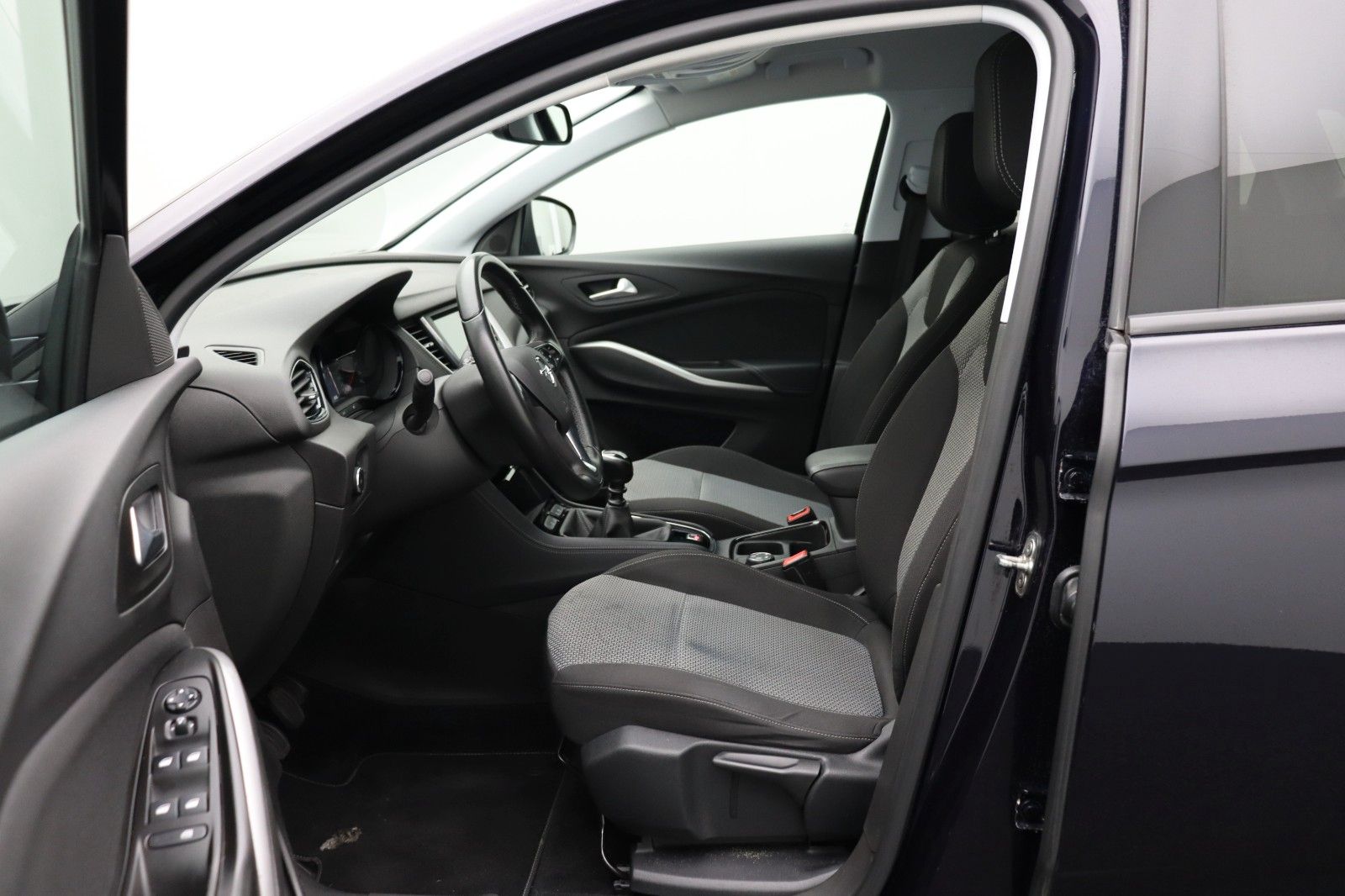 Fahrzeugabbildung Opel Grandland 1.2 Edition