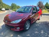 Peugeot 206  SEDAN/KLIMAUTOM./ALUFELGEN - gebrauchte Peugeot 206 aus dem Jahr 2010