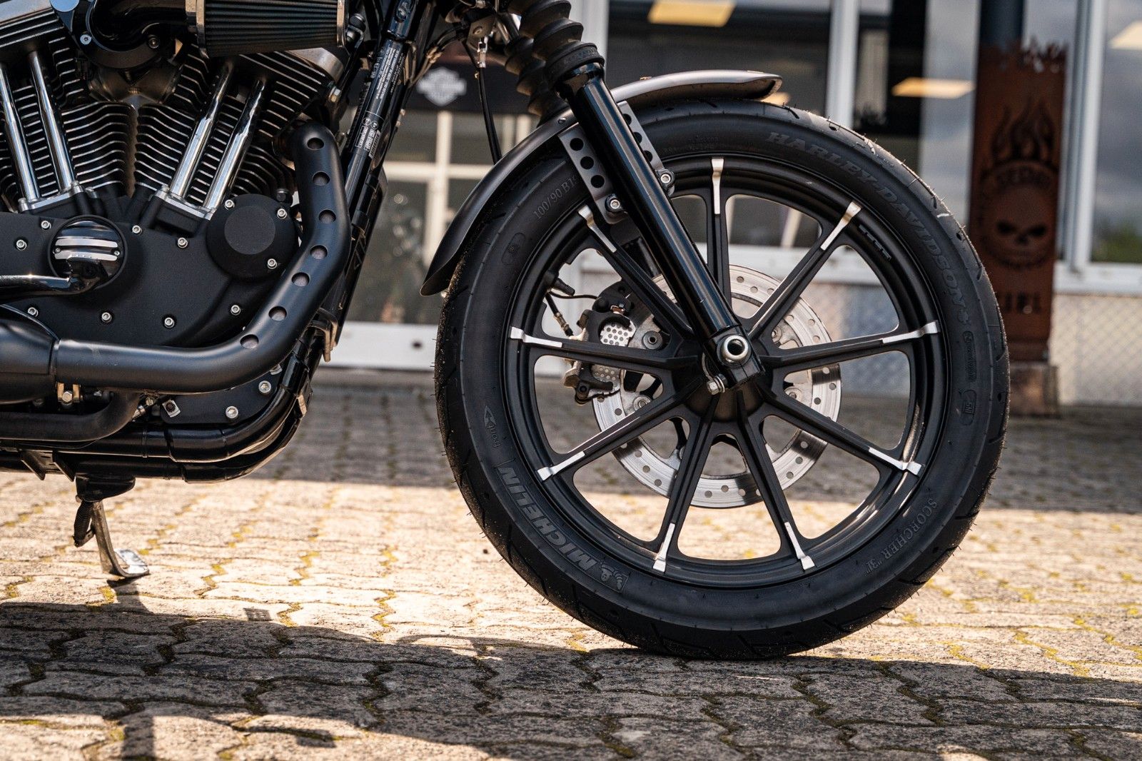 Fahrzeugabbildung Harley-Davidson XL883N Sportster Iron 883 - Racer Umbau 1200ccm