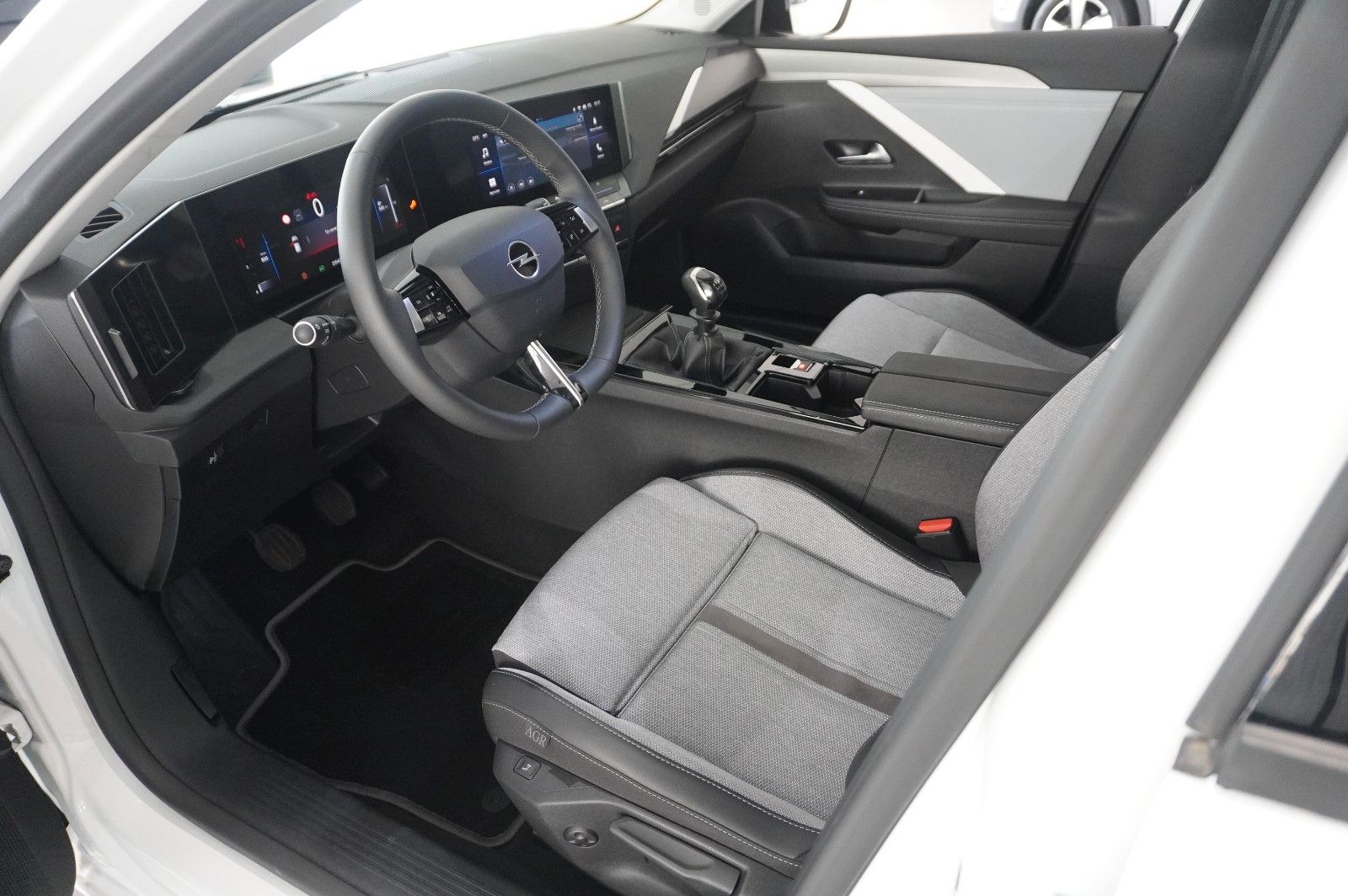 Fahrzeugabbildung Opel Astra L ST 1.5D ELEGANCE NAVI/LED/KAMERA/SH/DAB+