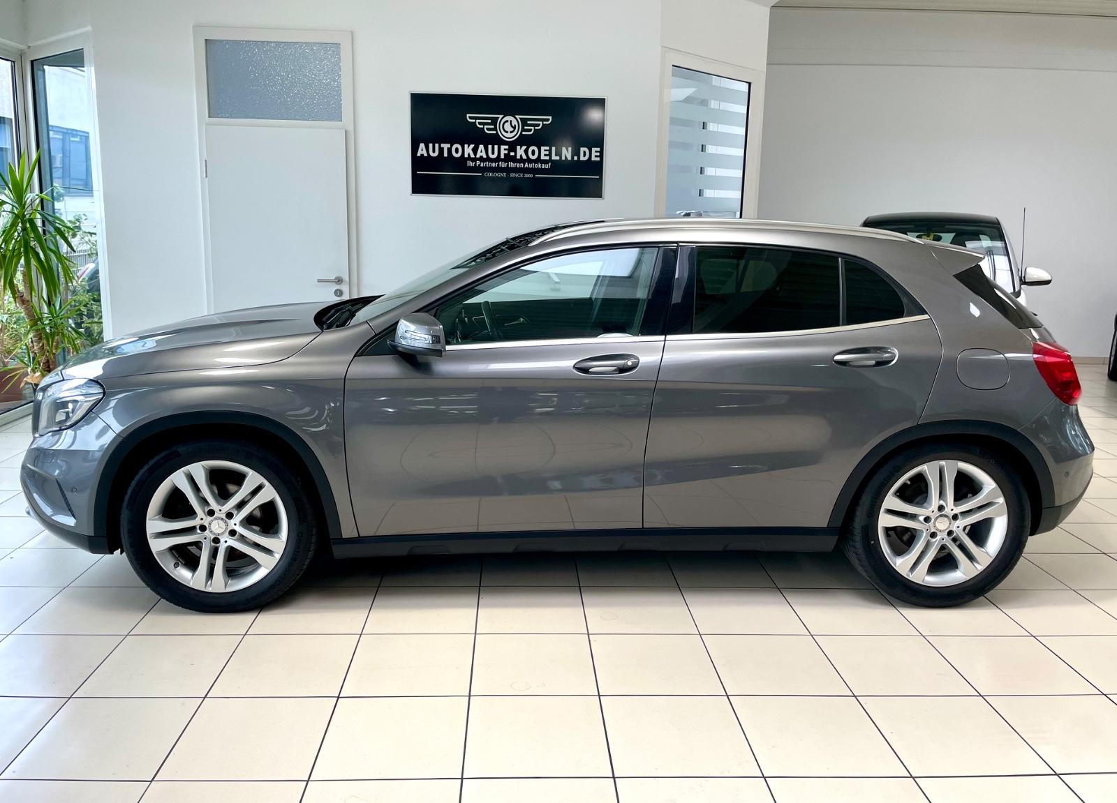 Mercedes-Benz GLA 200 Business Paket/Navi/Panoramdach/Teillede
