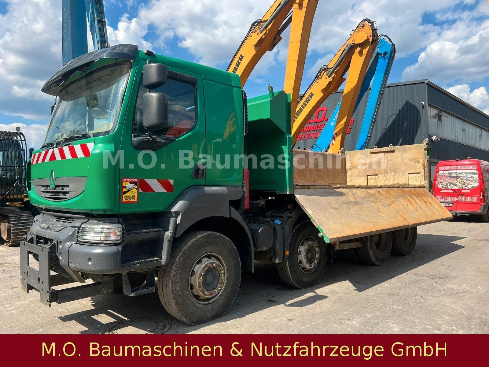Fahrzeugabbildung Renault Kerax 450.42 / 8x4 / Bordmatik / Blatt/Blatt
