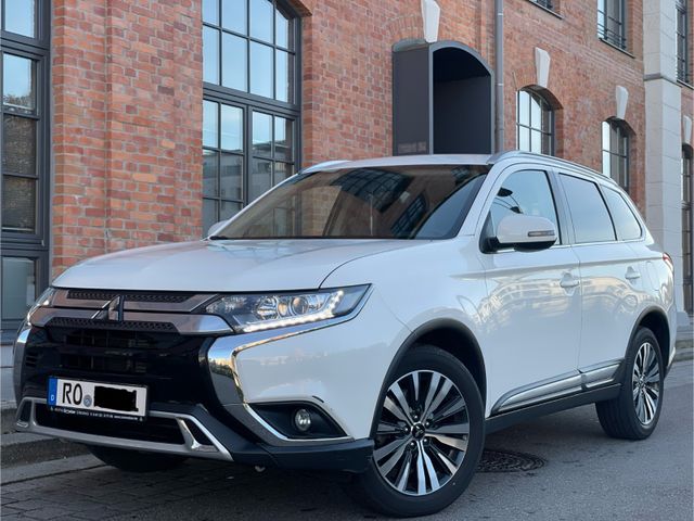 Mitsubishi Outlander 2,0 Aut. Diamant Edition+2WD/SZH/Xenon