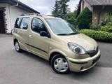 Toyota Yaris 1.3 linea sol/Klima,PDC, TÜV Neu! - Toyota Yaris: Gold