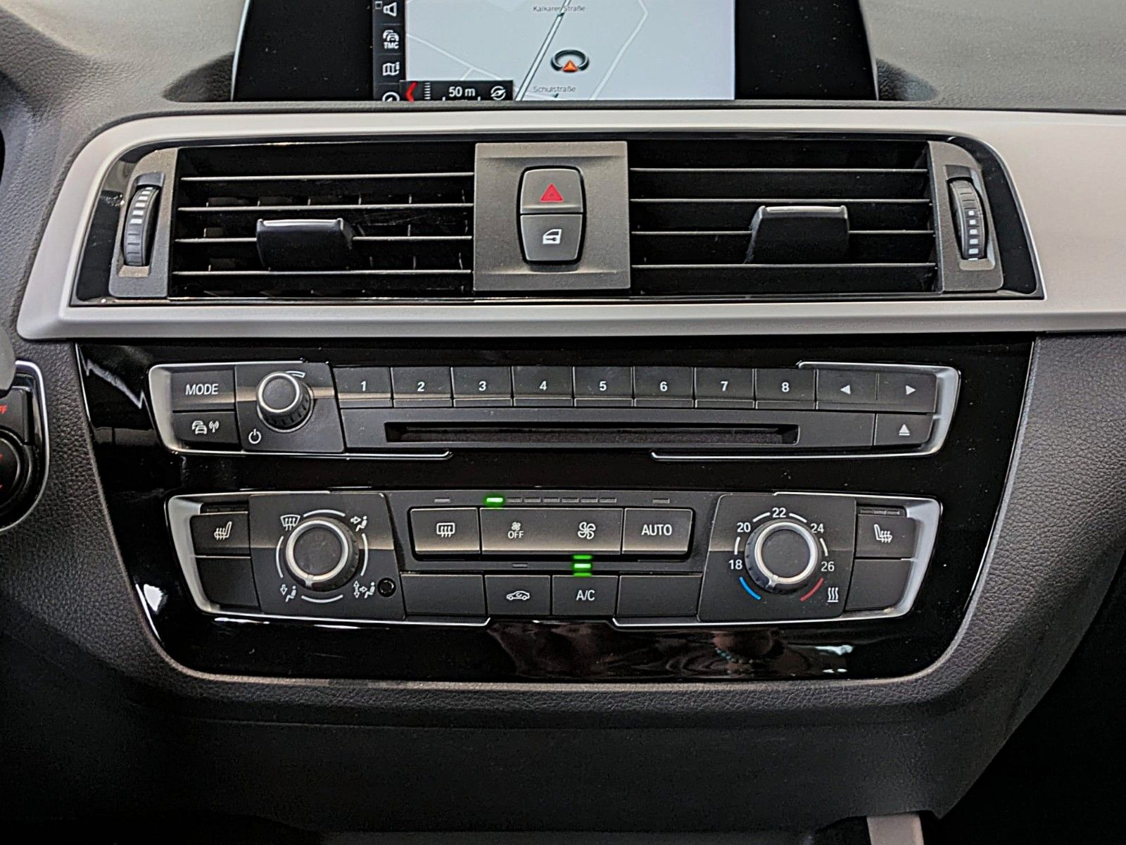 Fahrzeugabbildung BMW 116d 5 Trg KLIMAAUT NAVI SITZHZG PDC 1.HAND ALU