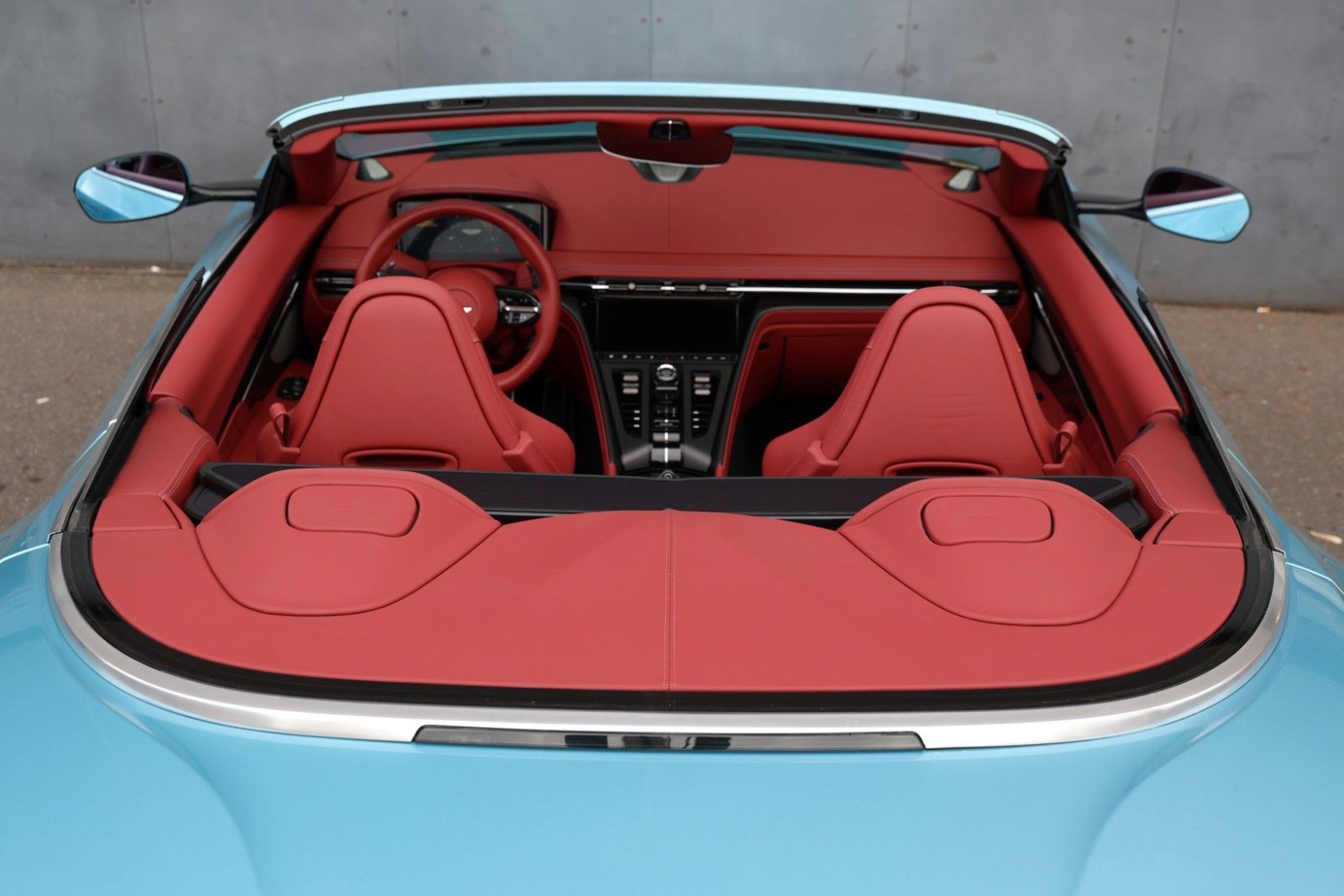 Aston Martin DB12 Volante 1. Hand foto 17