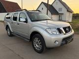 Nissan Navara Pickup Double Cab LE V6 4X4 - Nissan: Pick
