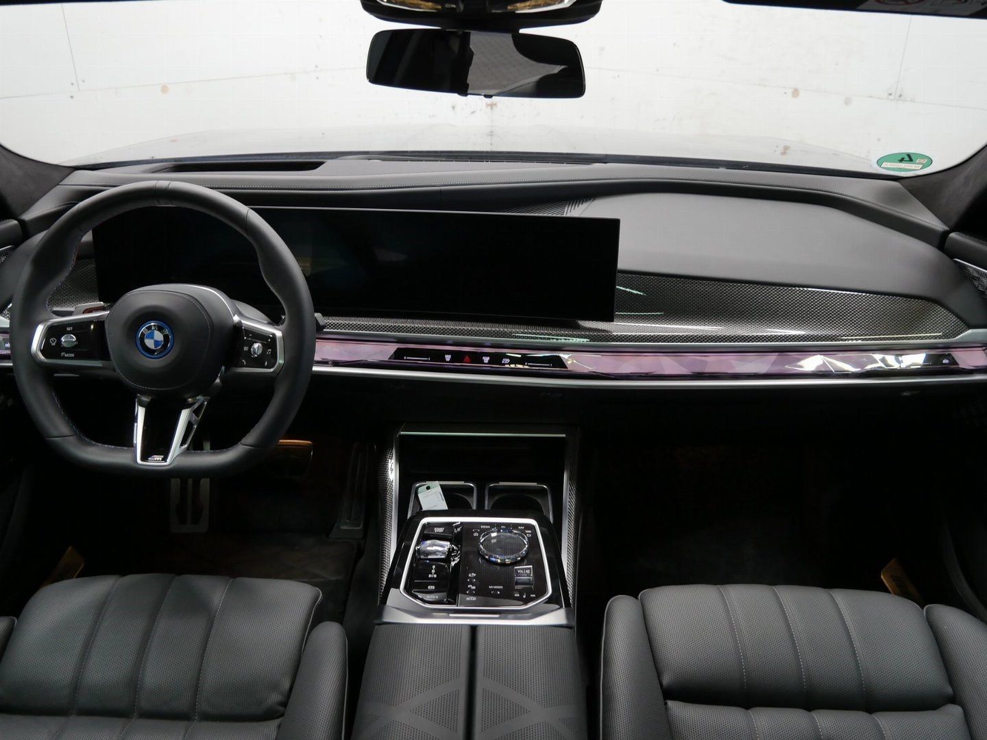 BMW i7 M70 xDrive Limo M Sport Sky Lounge B&W foto 4