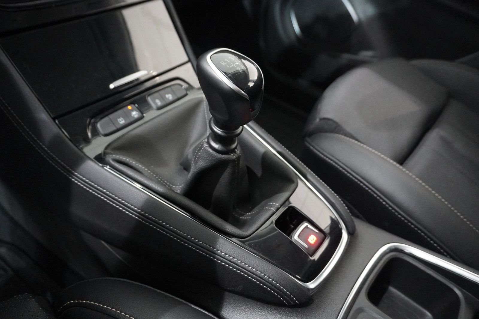 Fahrzeugabbildung Opel Grandland 1.5D ELEGANCE NAVI/LED/KAMERA/SPORT/SH