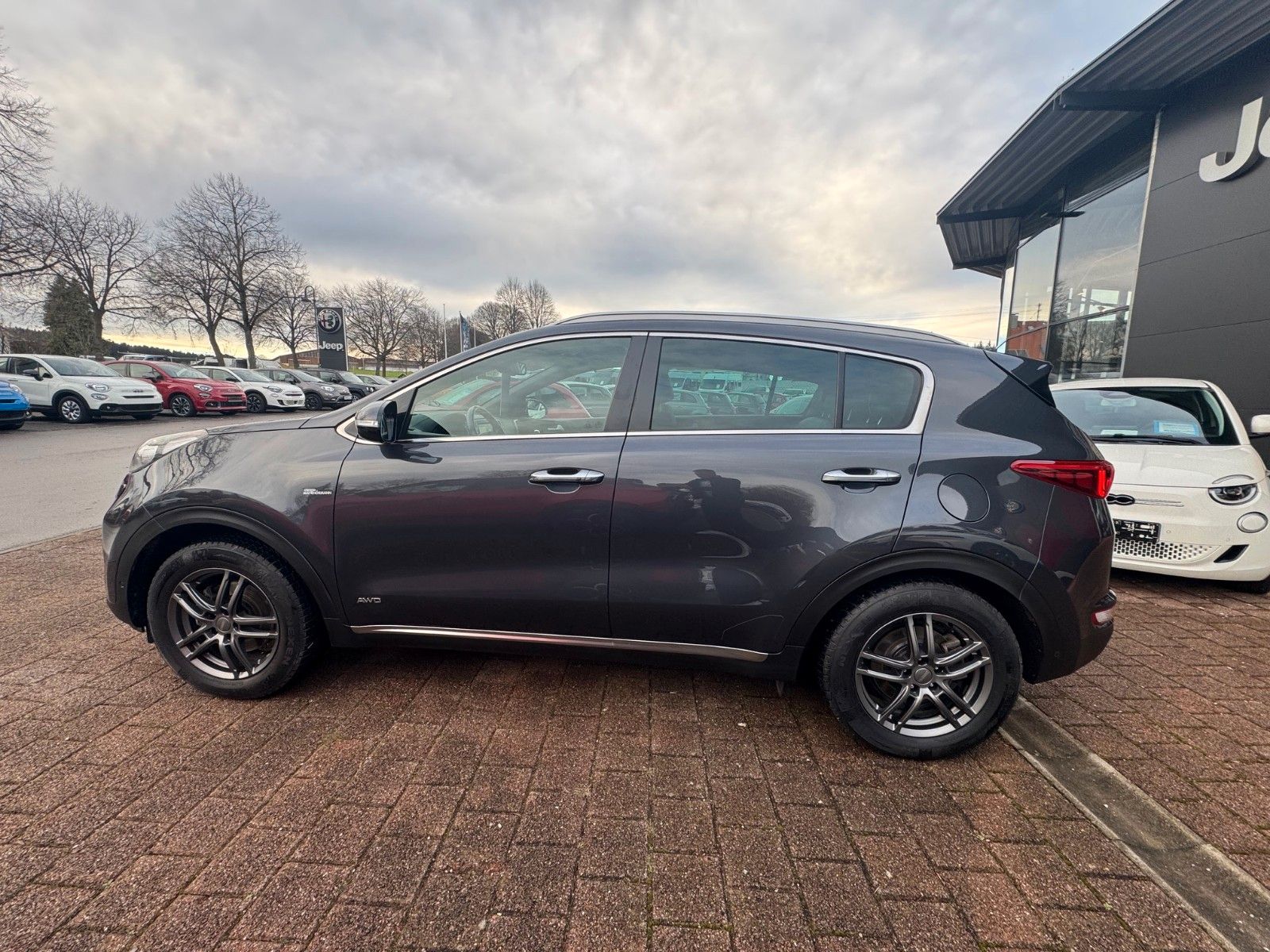 Fahrzeugabbildung Kia Sportage GT-Line 4WD KAMERA NAVI TOTWINKEL