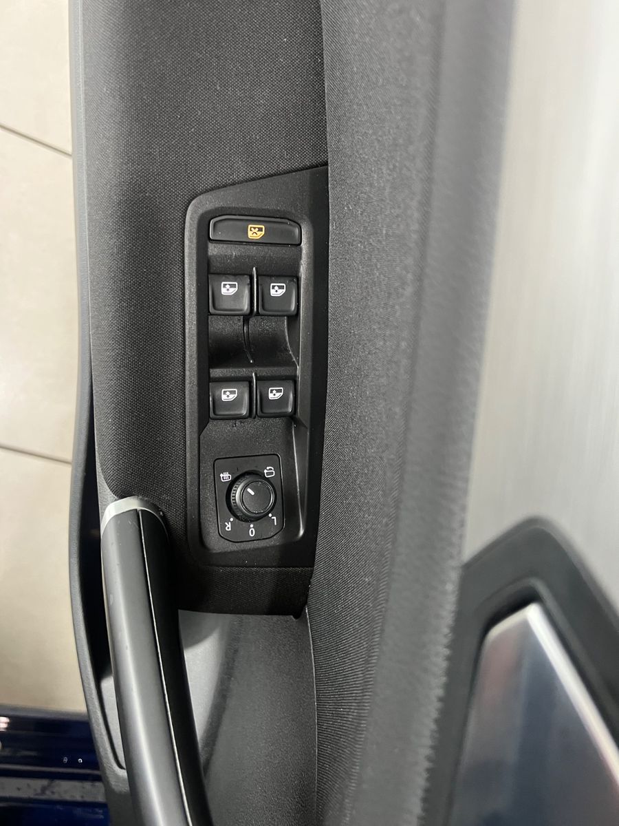 Fahrzeugabbildung Volkswagen Touran Comfortline 2.0TDI DSG ACC*NAVI*ALCANTARA