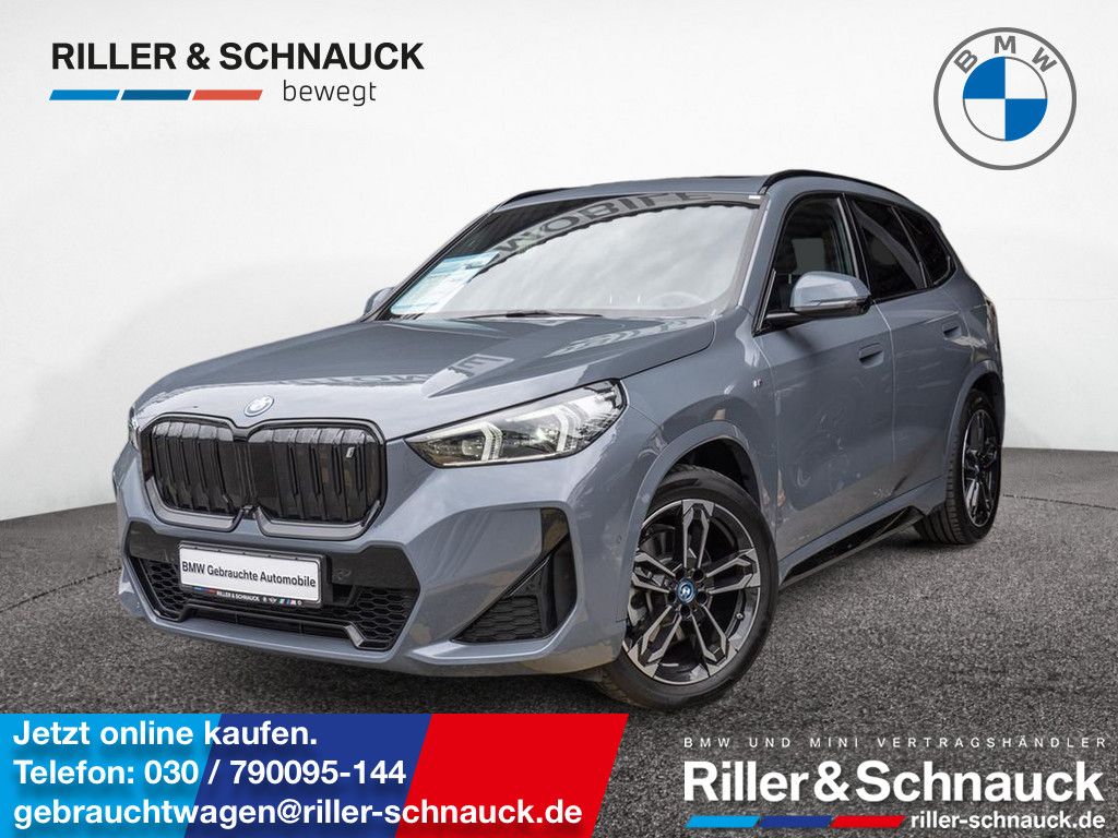 BMW iX1