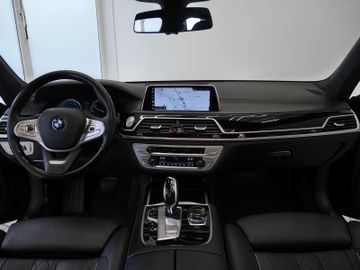 BMW 750 - 9