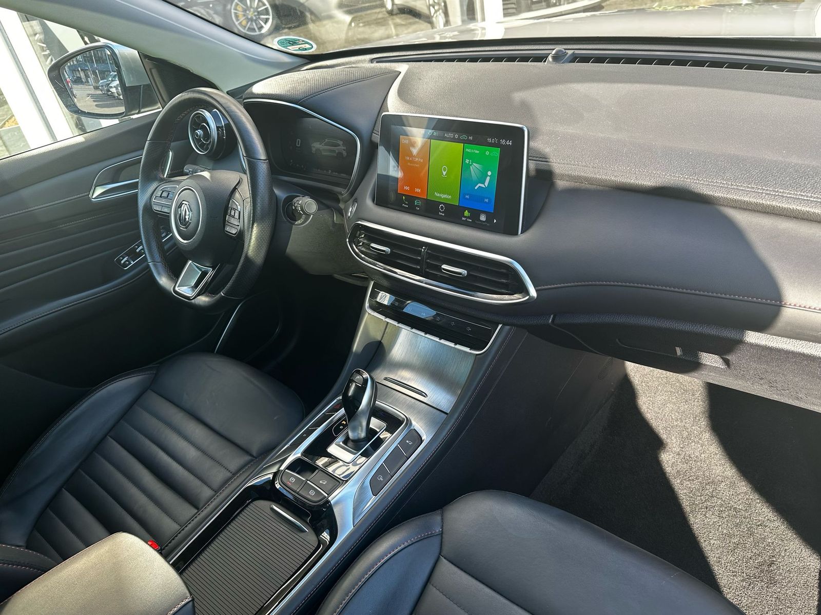 Fahrzeugabbildung MG EHS Luxury PANO+LEDER+NAVI+SHZ+KAMERA+ACC+360°