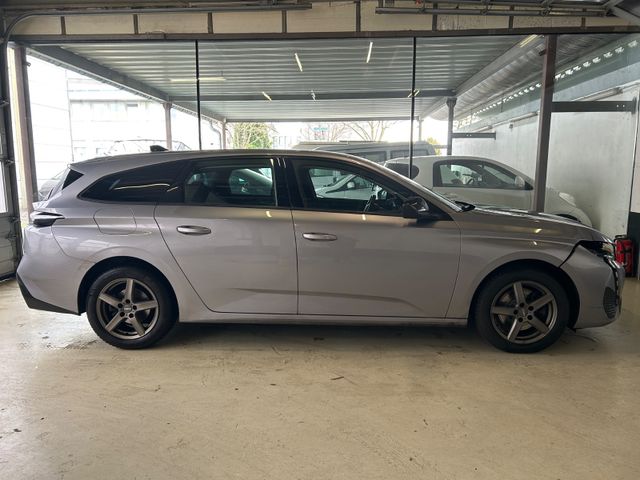 Fahrzeugabbildung Peugeot 308 SW Active Pack Automatikgetriebe