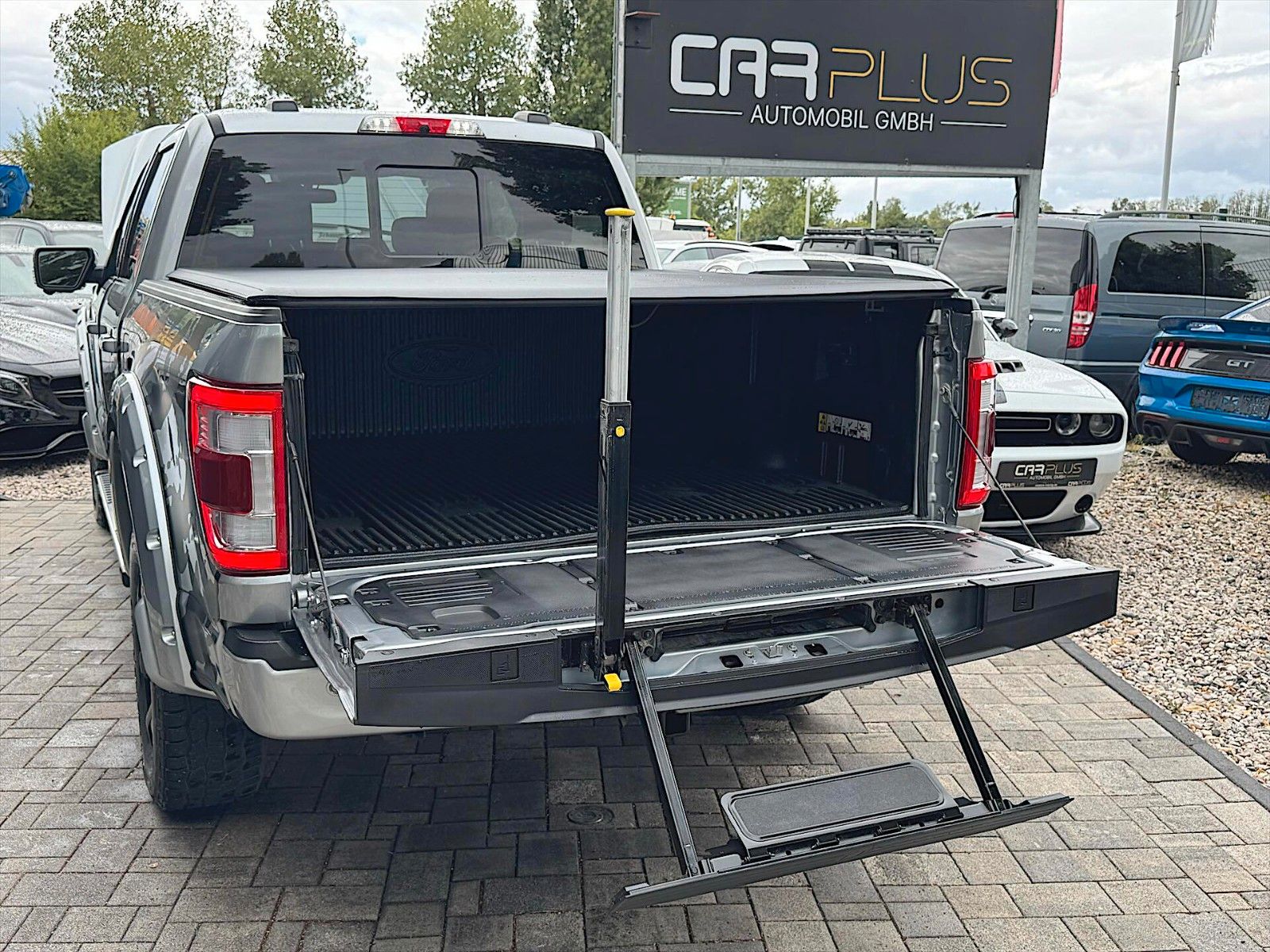 Fahrzeugabbildung Ford F150 3.5 V6 LARIAT RAPTOR SuperCrew 4x4*LED*B&O*