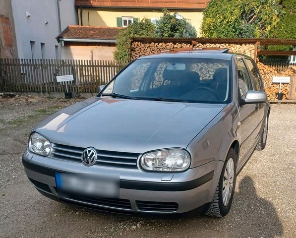 Volkswagen VW Golf IV 1.9 TDI  AHK, Schiebedach, Sitz...