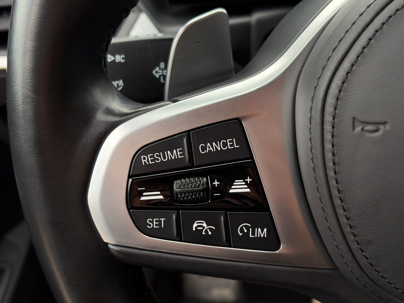 Fahrzeugabbildung BMW 320i Touring M Sport ACC CAM 3Z-Kl. SHZ Ambiente