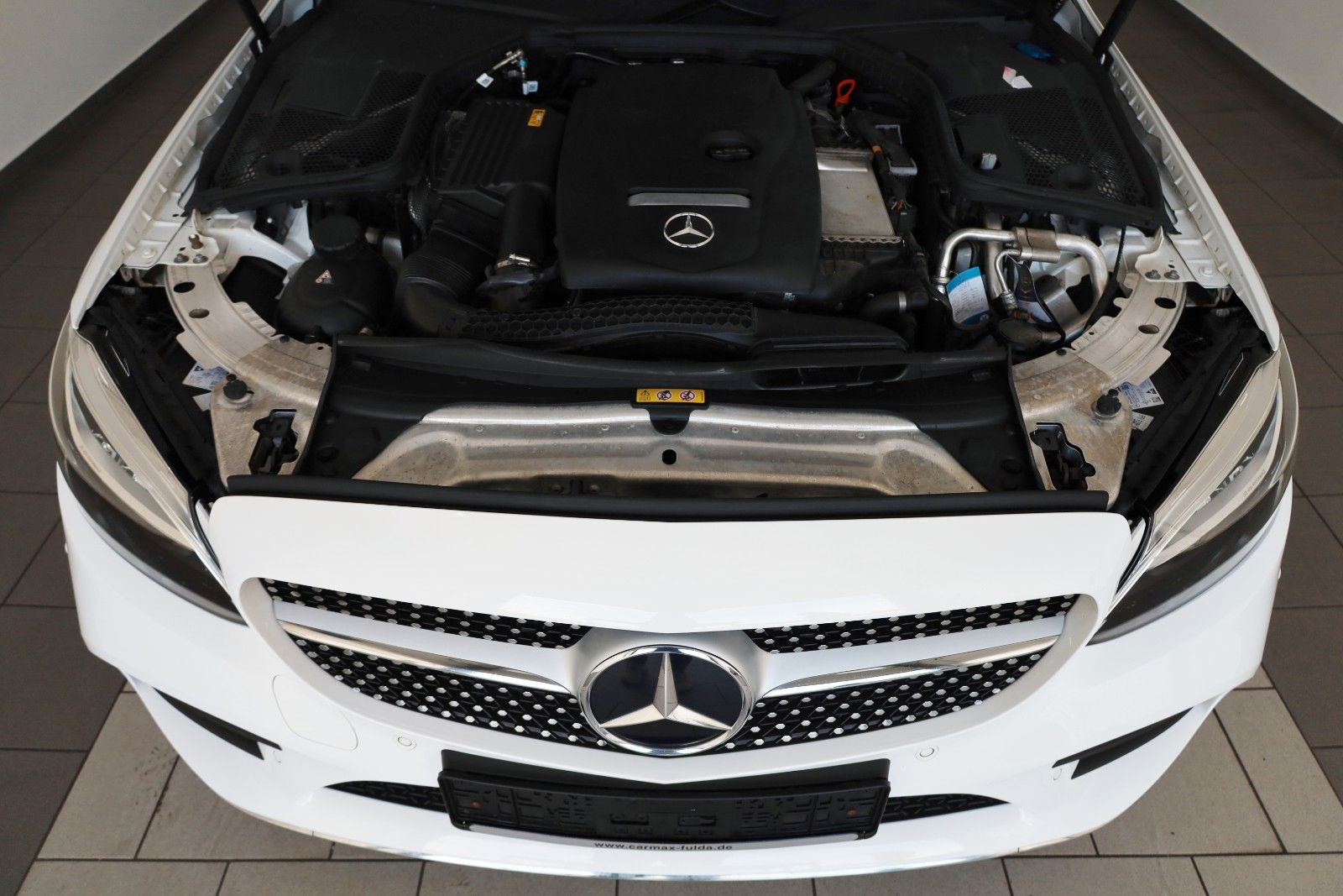 Fahrzeugabbildung Mercedes-Benz C 180 CGI Leder,Navi,LED,SH,Sternenhimmel,Park P