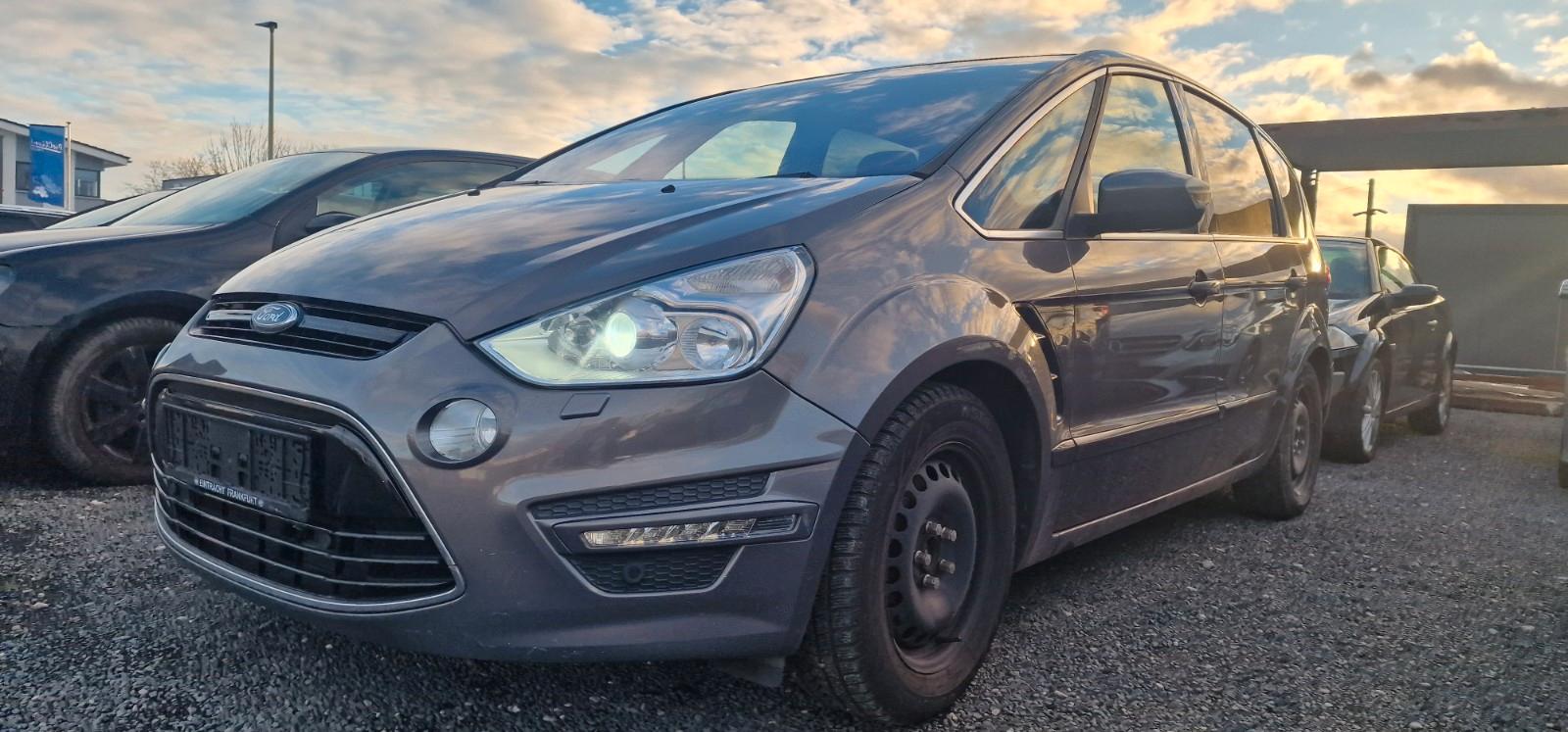 Ford S-Max S-MAX Titanium*Xenon*Automat.*Pano*7-Sitz
