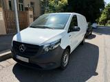 Mercedes-Benz eVito Transporter AHK 3-Sitz gepflegt wenig km