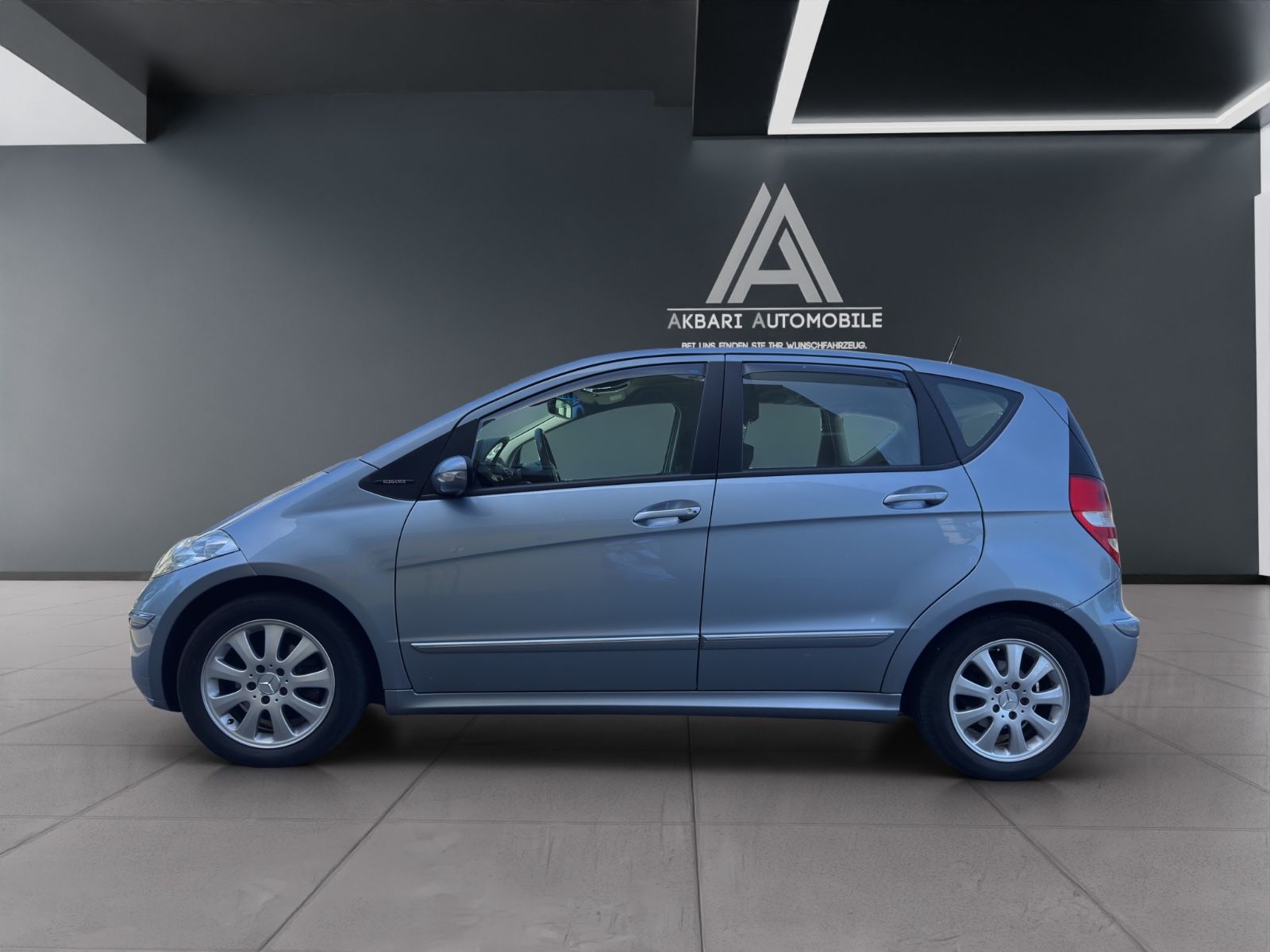 Fahrzeugabbildung Mercedes-Benz A 200*Klima*Sitzheiz*Bi-Xenon*Einparkhilfe*