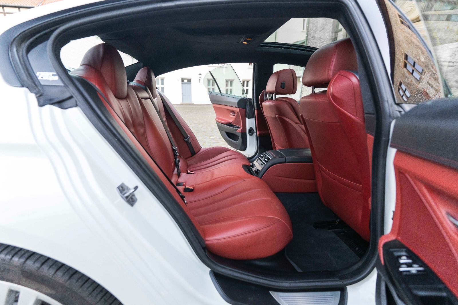 Fahrzeugabbildung BMW 640i GC M-SPORTPAKET HUD H&K LED KAM ALC TOTW