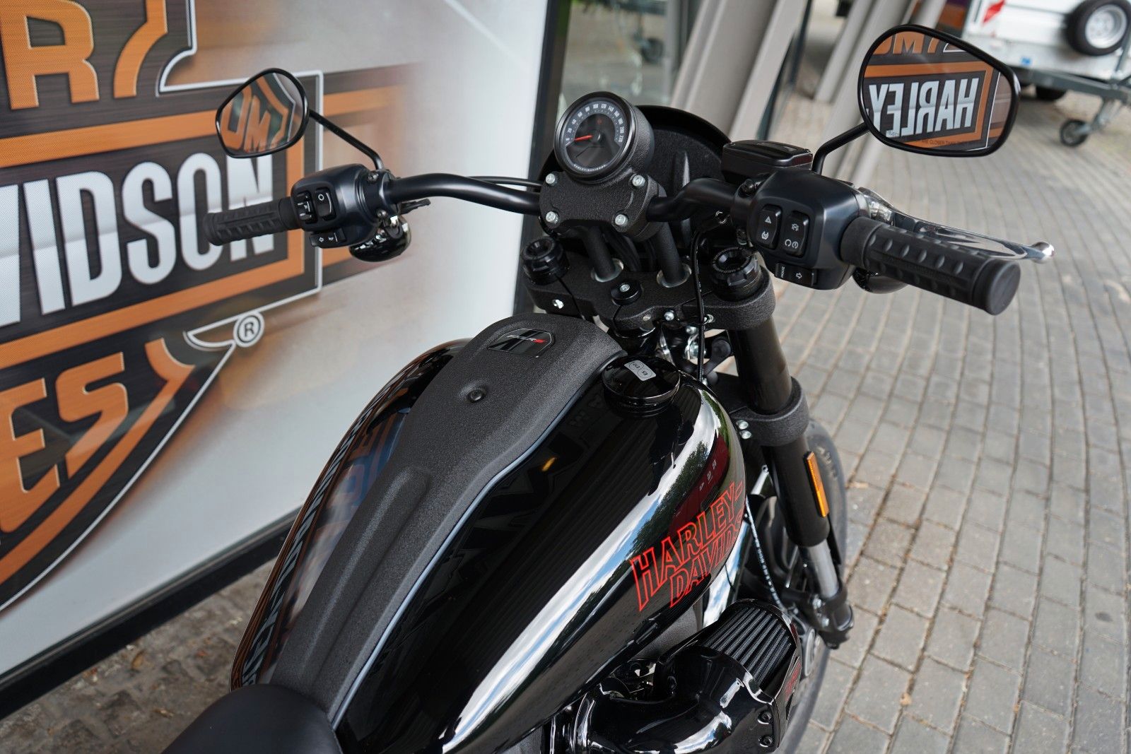 Fahrzeugabbildung Harley-Davidson Low Rider S 117 HO - MY26 - Neu - Clubstyle