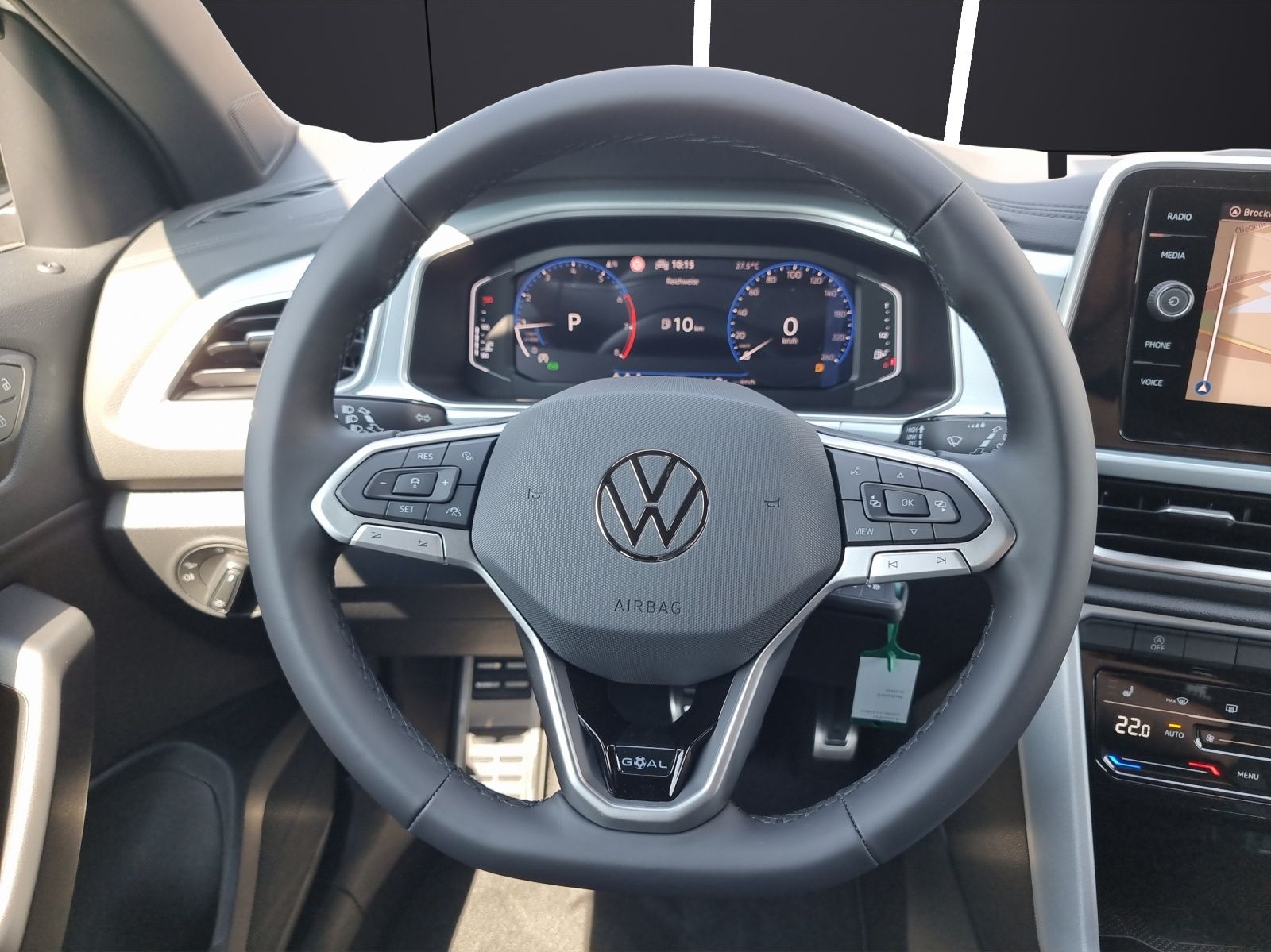 Fahrzeugabbildung Volkswagen T-Roc TSI Goal DSG LED+ ACC 18" AHK SHZ RearView