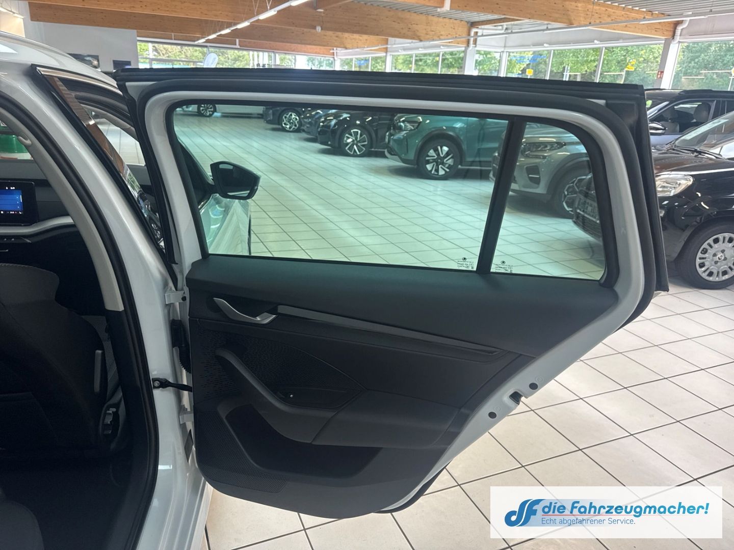Fahrzeugabbildung SKODA Octavia Combi 1.5 TSI mHEV 85 kW Selection Navi