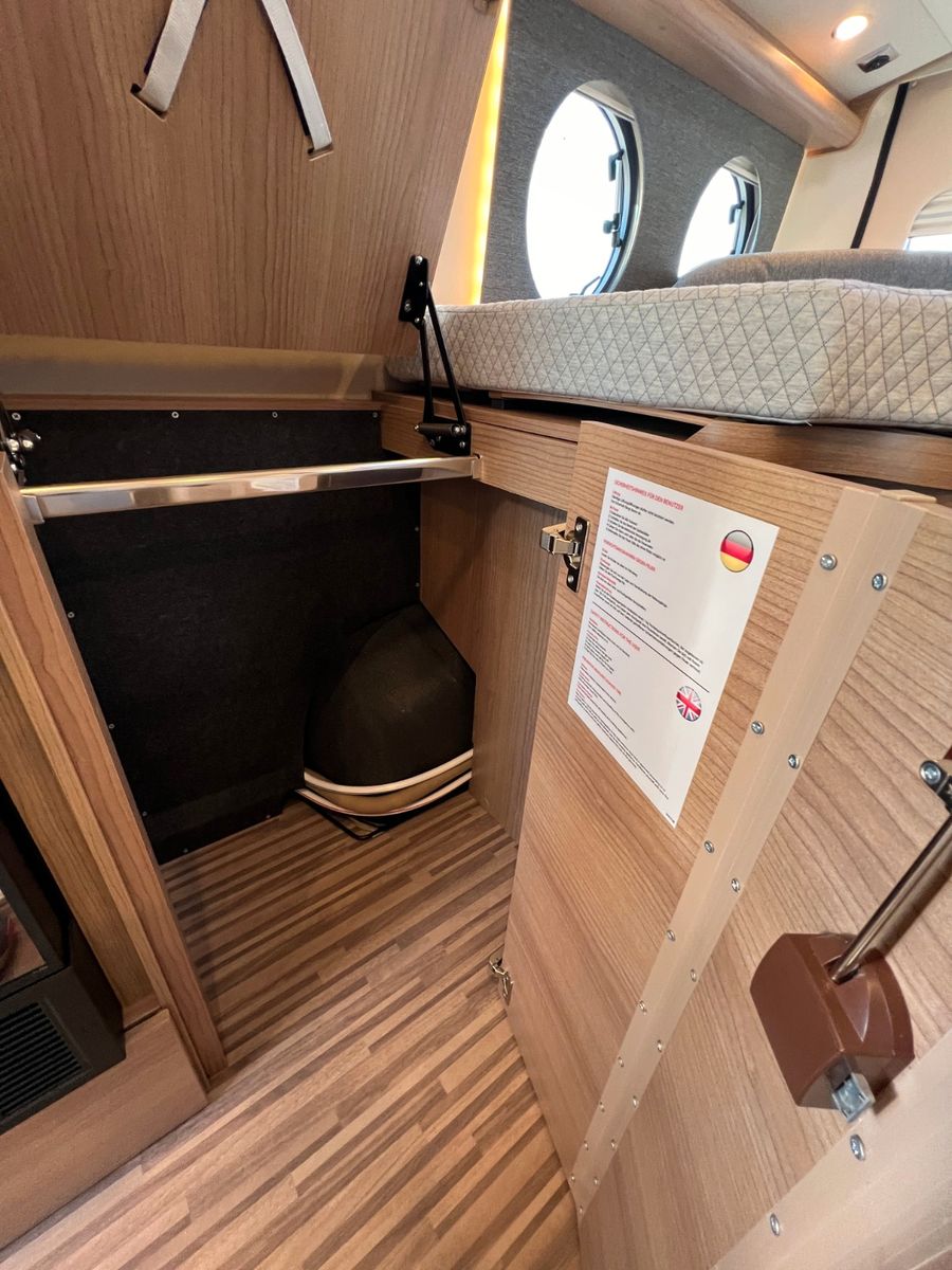 Fahrzeugabbildung Malibu Van Comfort Coupe 640 LE großer Kühlschrank