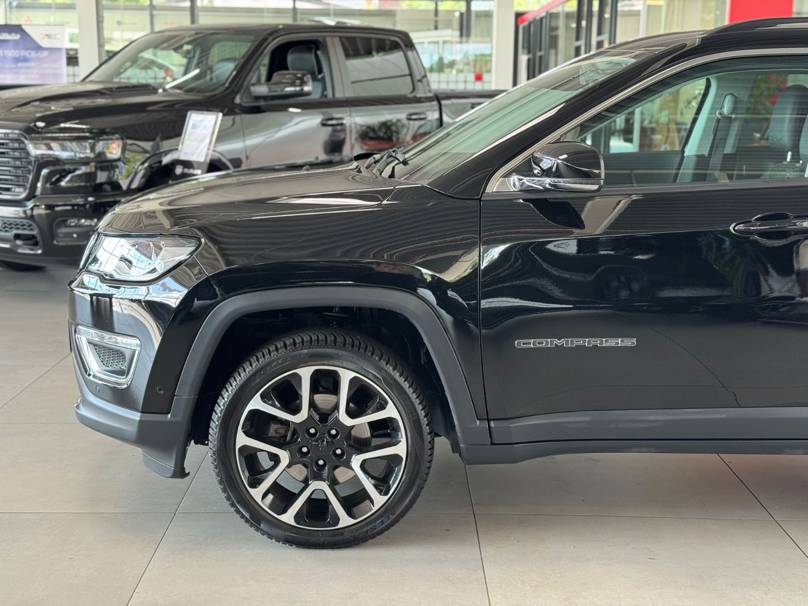 Fahrzeugabbildung Jeep Compass 1.4 T Limited 4WD "AHK GJR Luxus-Paket "