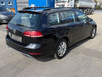 Volkswagen Golf - 6