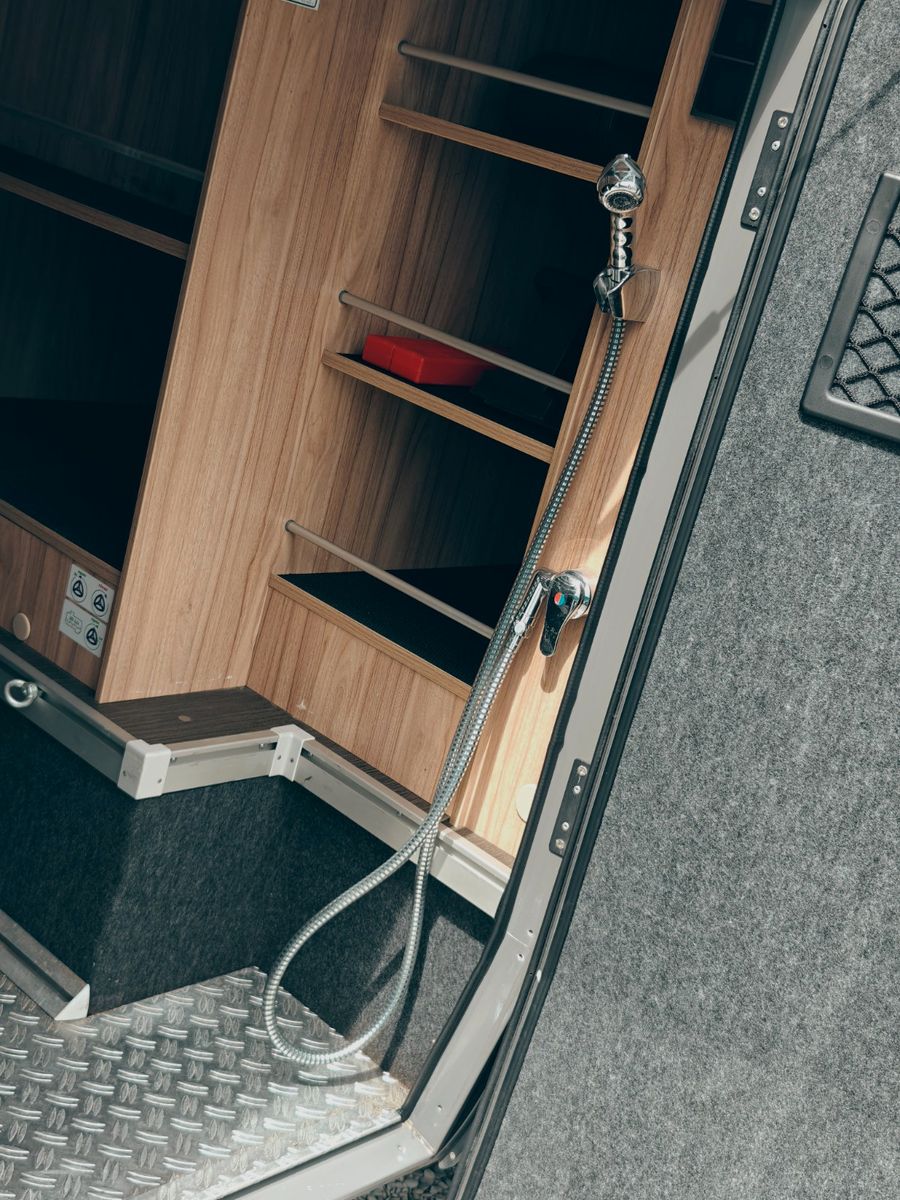 Fahrzeugabbildung HYMER / ERIBA / HYMERCAR ML - T 560 4x4 ALLRAD - AUS 1. HAND!