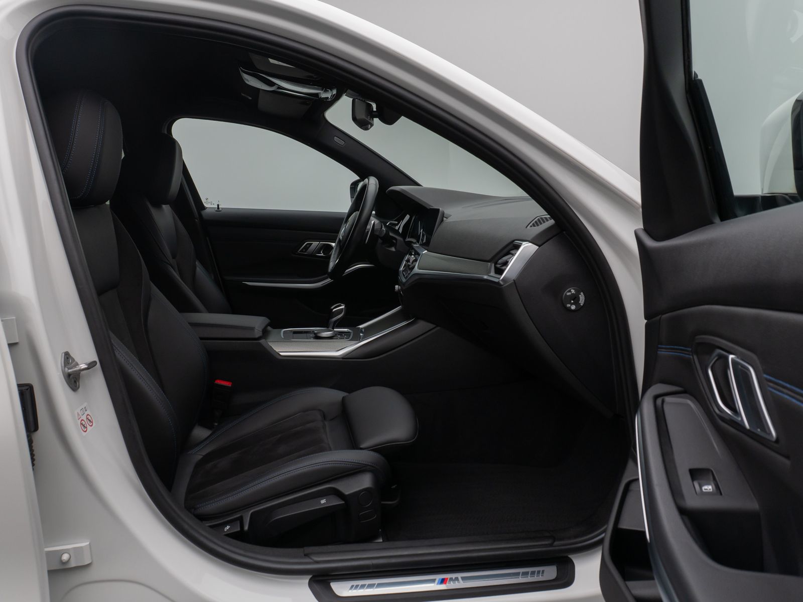 Fahrzeugabbildung BMW 330i xD M Sport Laser DAB Lenkrhzg Komfort Alarm