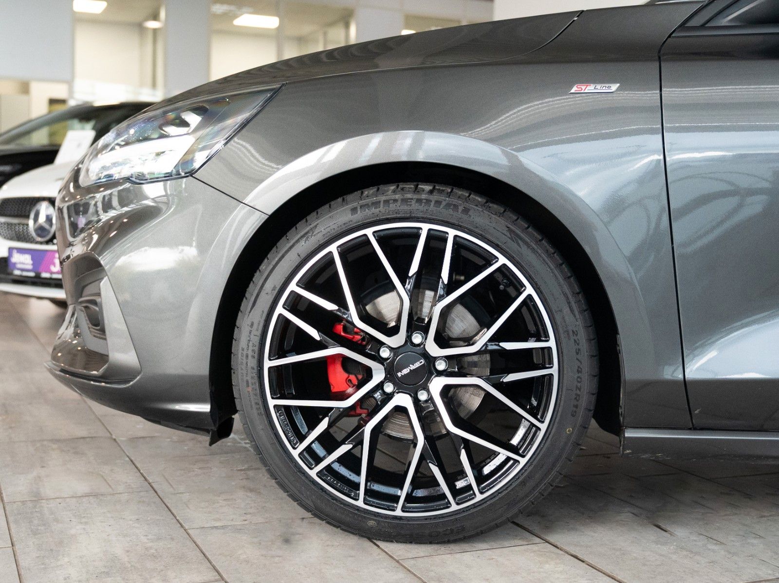 Fahrzeugabbildung Ford Focus Lim. ST-Line X AUTOM./PANO/SITZHZG./KAMERA
