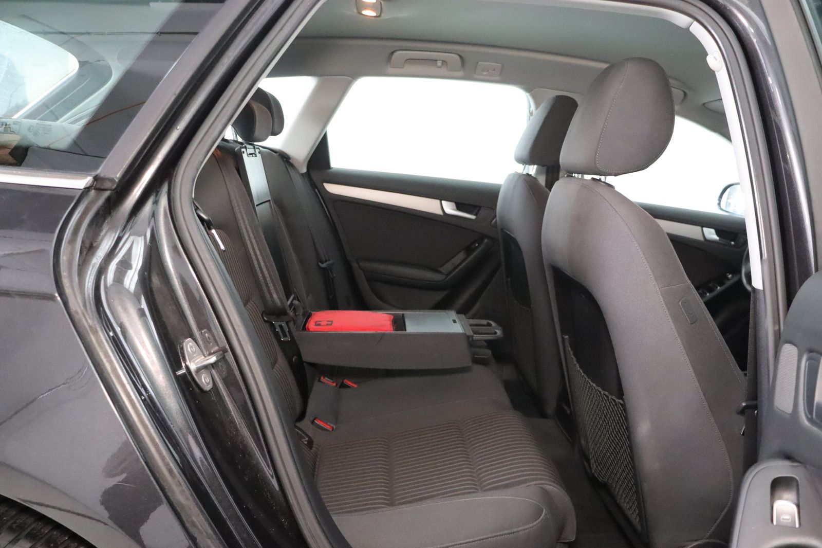 Fahrzeugabbildung Audi A4 2.0 TDI  Avant * Bi-Xenon * Navi * PDC